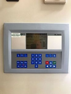 Der Stallcomputer: Mit diesem wird der gesamte Stall (Lüftung, Fütterung, Motoren) zentral gesteuert. Stallcomputer